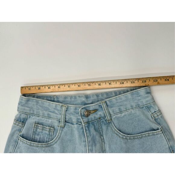 Floral Embroidered Denim Shorts, Feminine Floral Jean Shorts Sz S - Picture 3 of 7